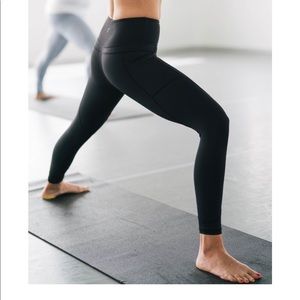 Black Pocket Light n Tight Hi-Rise 7/8 24"